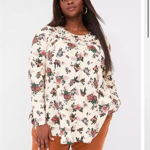 Trim Neckline Swing Blouse